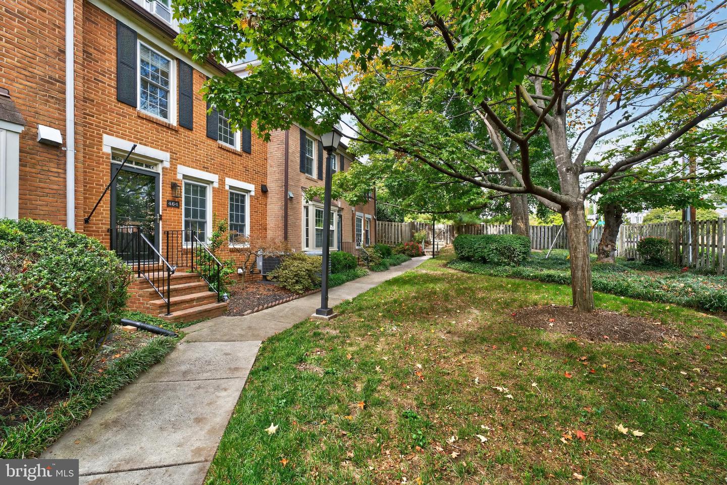 464 W GLEBE RD, ALEXANDRIA, Virginia 22305, 3 Bedrooms Bedrooms, ,3 BathroomsBathrooms,Residential,For sale,464 W GLEBE RD,VAAX2049636 MLS # VAAX2049636