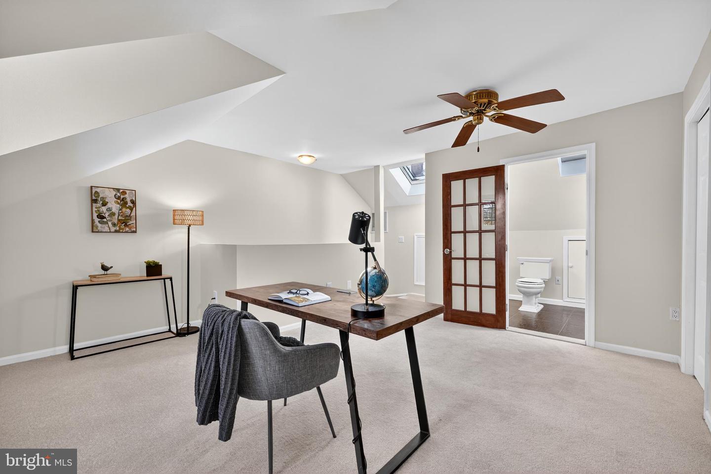 464 W GLEBE RD, ALEXANDRIA, Virginia 22305, 3 Bedrooms Bedrooms, ,3 BathroomsBathrooms,Residential,For sale,464 W GLEBE RD,VAAX2049636 MLS # VAAX2049636