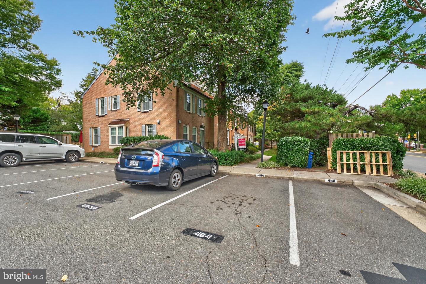 464 W GLEBE RD, ALEXANDRIA, Virginia 22305, 3 Bedrooms Bedrooms, ,3 BathroomsBathrooms,Residential,For sale,464 W GLEBE RD,VAAX2049636 MLS # VAAX2049636