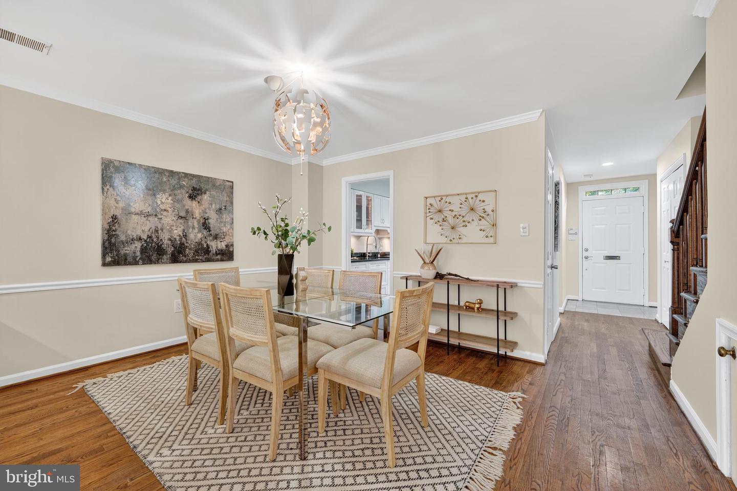 464 W GLEBE RD, ALEXANDRIA, Virginia 22305, 3 Bedrooms Bedrooms, ,3 BathroomsBathrooms,Residential,For sale,464 W GLEBE RD,VAAX2049636 MLS # VAAX2049636