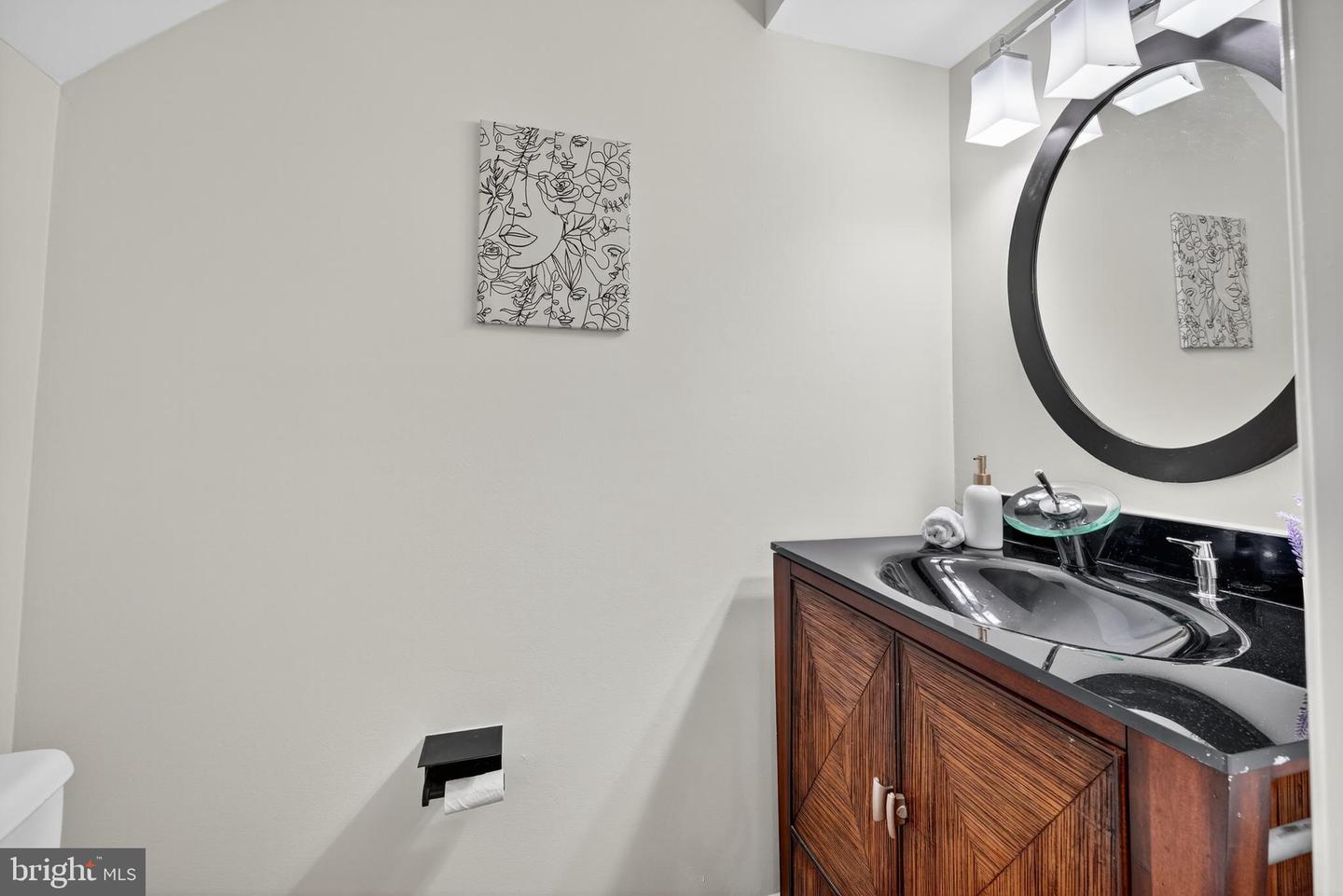 464 W GLEBE RD, ALEXANDRIA, Virginia 22305, 3 Bedrooms Bedrooms, ,3 BathroomsBathrooms,Residential,For sale,464 W GLEBE RD,VAAX2049636 MLS # VAAX2049636
