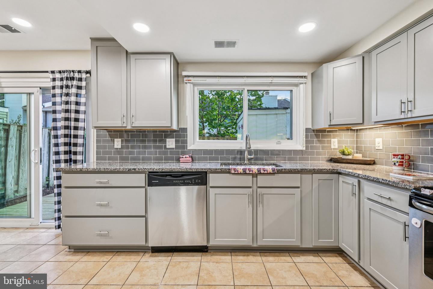 13306 PREUIT PL, HERNDON, Virginia 20170, 3 Bedrooms Bedrooms, ,2 BathroomsBathrooms,Residential,For sale,13306 PREUIT PL,VAFX2267316 MLS # VAFX2267316