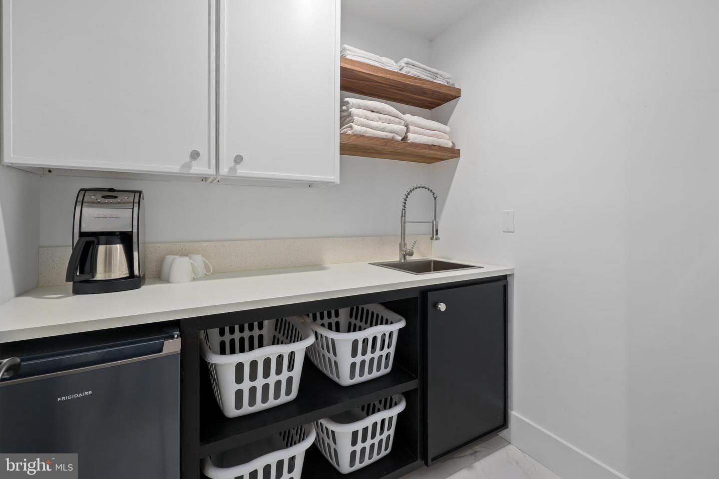 18441 LANIER ISLAND SQ, LEESBURG, Virginia 20176, 3 Bedrooms Bedrooms, ,4 BathroomsBathrooms,Residential,For sale,18441 LANIER ISLAND SQ,VALO2106880 MLS # VALO2106880