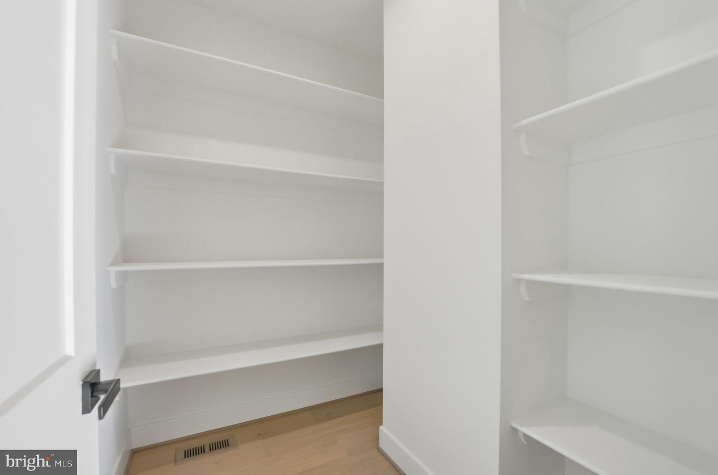 3218 BLUNDELL RD, FALLS CHURCH, Virginia 22042, 6 Bedrooms Bedrooms, ,5 BathroomsBathrooms,Residential,For sale,3218 BLUNDELL RD,VAFX2267528 MLS # VAFX2267528