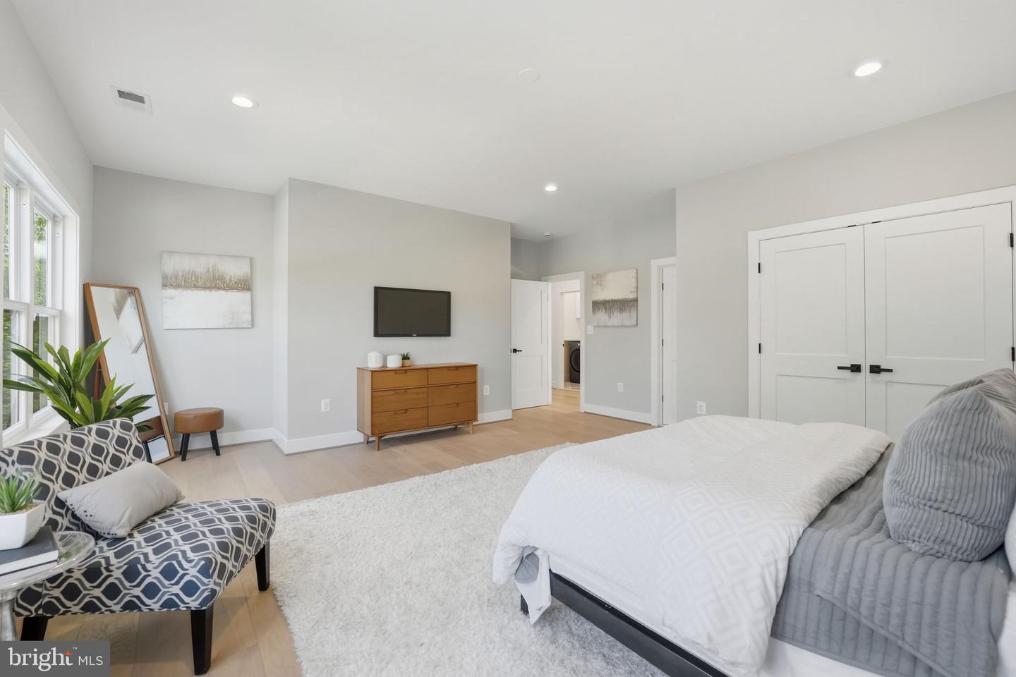3218 BLUNDELL RD, FALLS CHURCH, Virginia 22042, 6 Bedrooms Bedrooms, ,5 BathroomsBathrooms,Residential,For sale,3218 BLUNDELL RD,VAFX2267528 MLS # VAFX2267528