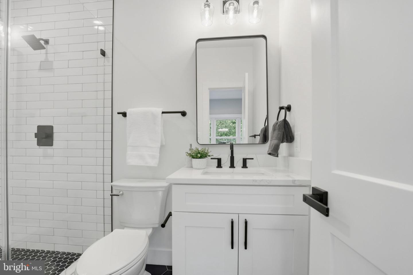 3218 BLUNDELL RD, FALLS CHURCH, Virginia 22042, 6 Bedrooms Bedrooms, ,5 BathroomsBathrooms,Residential,For sale,3218 BLUNDELL RD,VAFX2267528 MLS # VAFX2267528