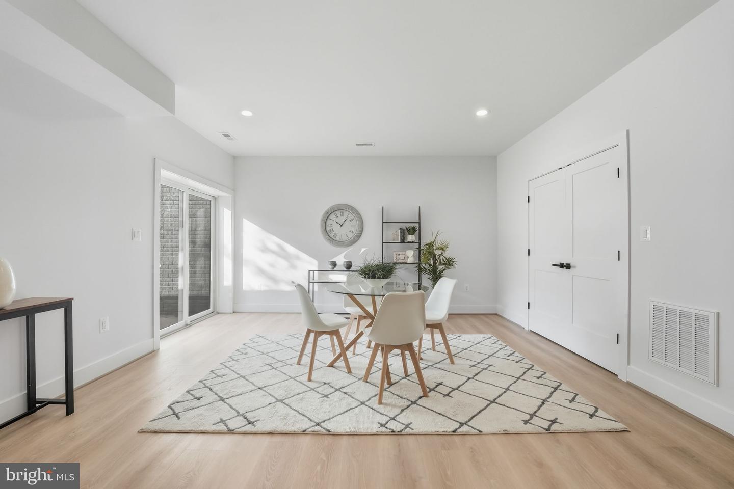 3218 BLUNDELL RD, FALLS CHURCH, Virginia 22042, 6 Bedrooms Bedrooms, ,5 BathroomsBathrooms,Residential,For sale,3218 BLUNDELL RD,VAFX2267528 MLS # VAFX2267528