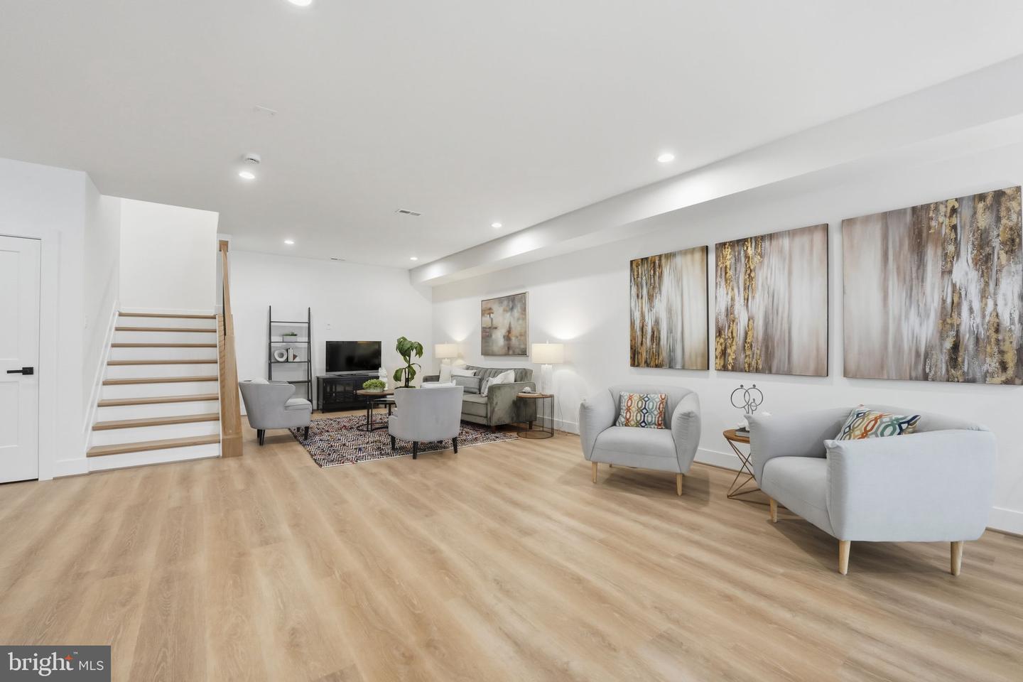 3218 BLUNDELL RD, FALLS CHURCH, Virginia 22042, 6 Bedrooms Bedrooms, ,5 BathroomsBathrooms,Residential,For sale,3218 BLUNDELL RD,VAFX2267528 MLS # VAFX2267528