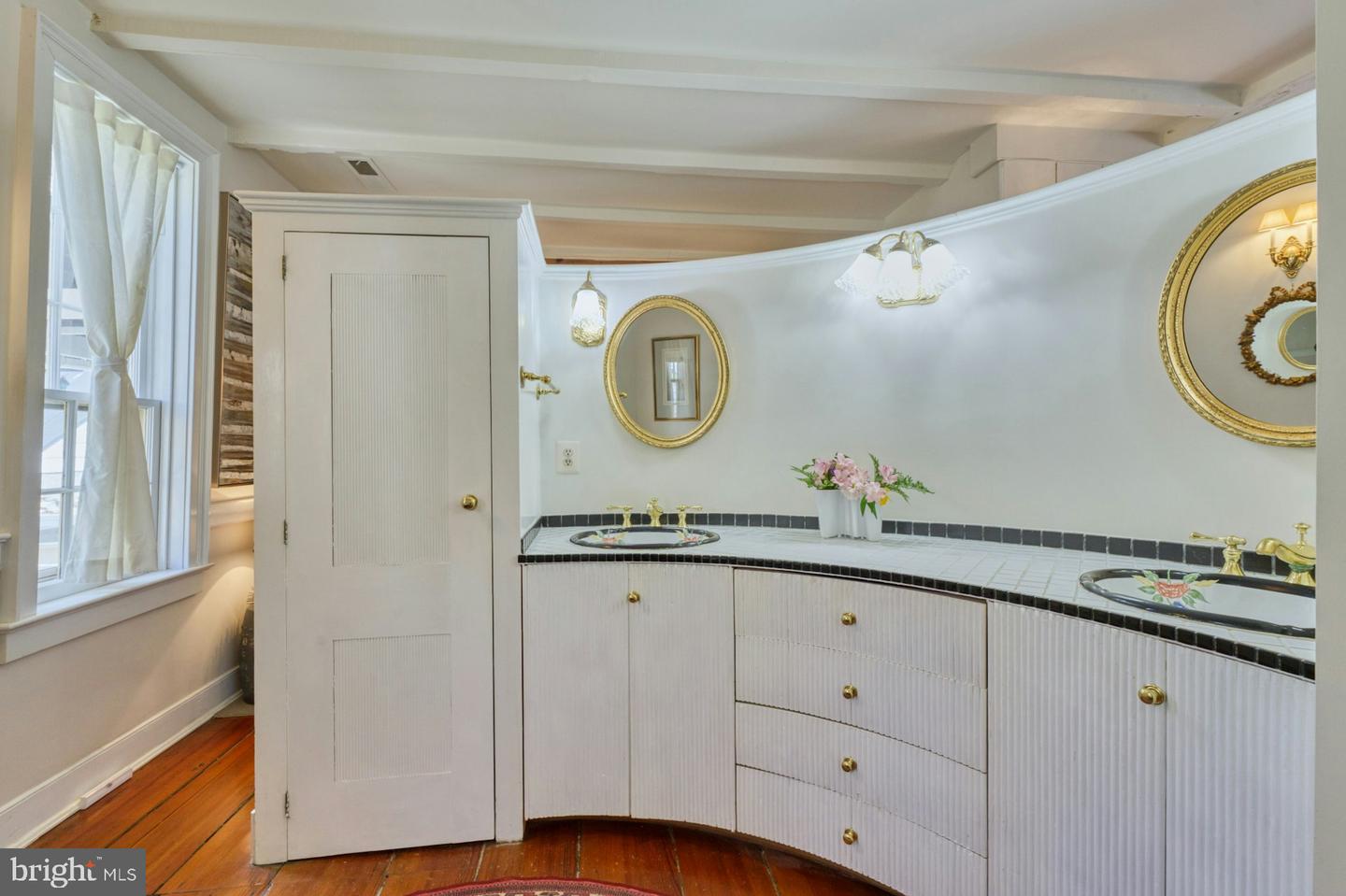40162 MAIN ST, WATERFORD, Virginia 20197, 4 Bedrooms Bedrooms, ,3 BathroomsBathrooms,Residential,For sale,40162 MAIN ST,VALO2107012 MLS # VALO2107012