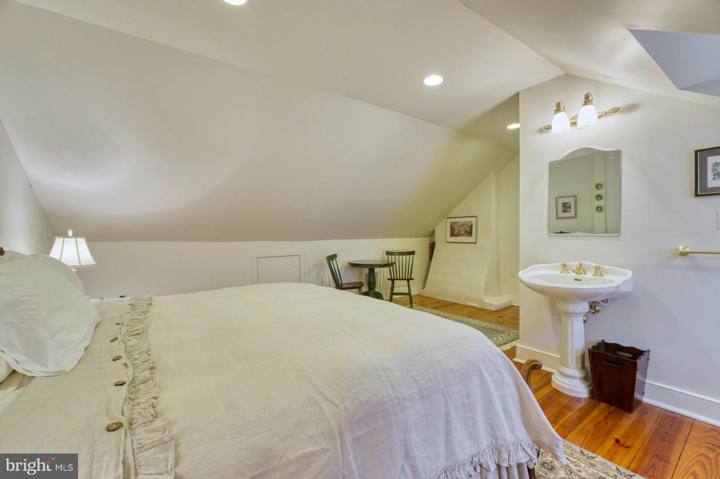 40162 MAIN ST, WATERFORD, Virginia 20197, 4 Bedrooms Bedrooms, ,3 BathroomsBathrooms,Residential,For sale,40162 MAIN ST,VALO2107012 MLS # VALO2107012