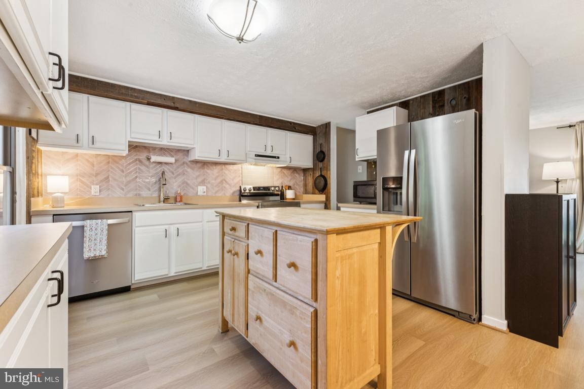 2269 MARGINELLA DR, RESTON, Virginia 20191, 3 Bedrooms Bedrooms, ,2 BathroomsBathrooms,Residential,For sale,2269 MARGINELLA DR,VAFX2267704 MLS # VAFX2267704