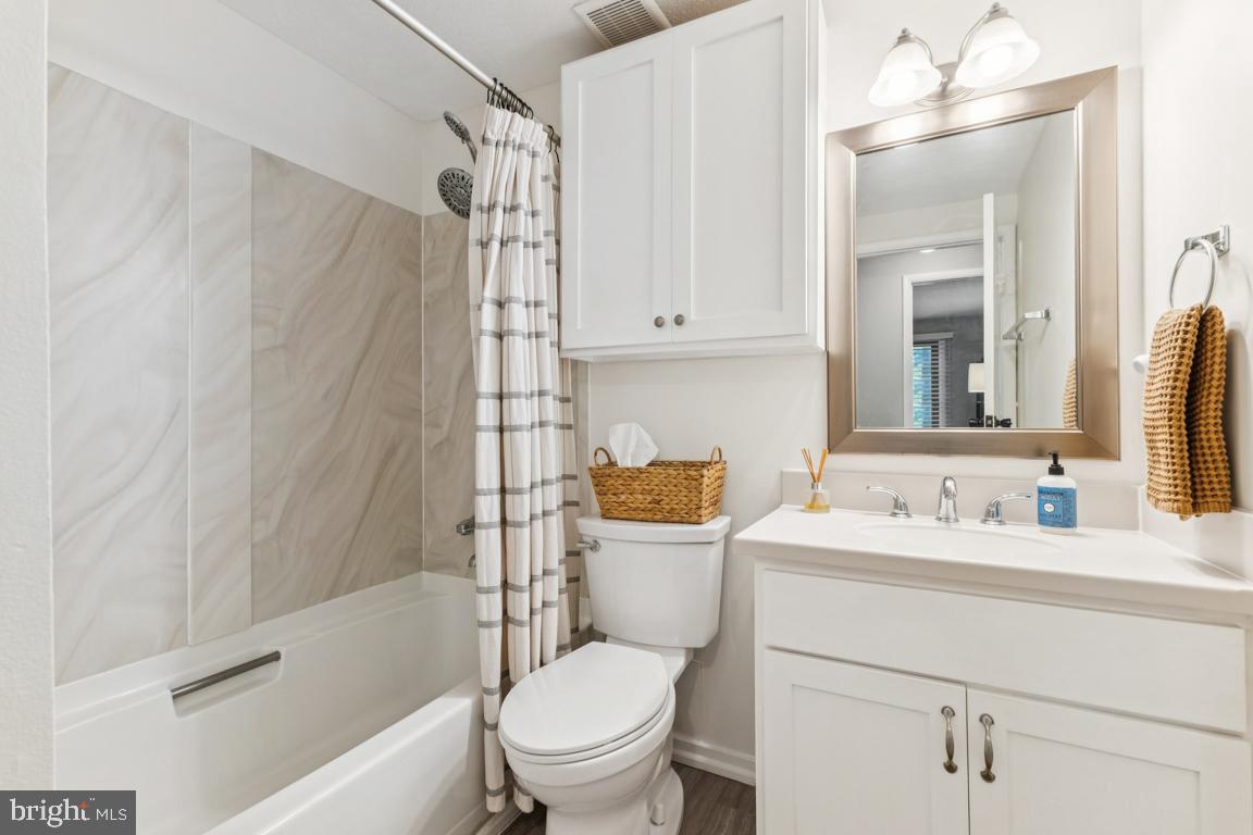 2269 MARGINELLA DR, RESTON, Virginia 20191, 3 Bedrooms Bedrooms, ,2 BathroomsBathrooms,Residential,For sale,2269 MARGINELLA DR,VAFX2267704 MLS # VAFX2267704