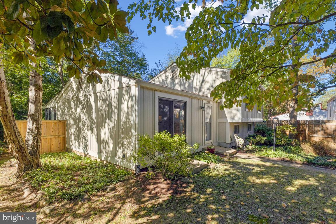 2269 MARGINELLA DR, RESTON, Virginia 20191, 3 Bedrooms Bedrooms, ,2 BathroomsBathrooms,Residential,For sale,2269 MARGINELLA DR,VAFX2267704 MLS # VAFX2267704