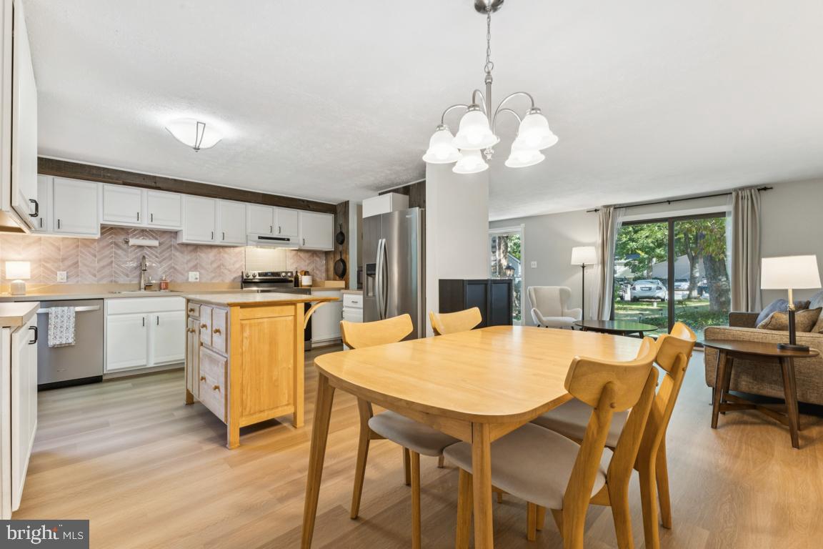2269 MARGINELLA DR, RESTON, Virginia 20191, 3 Bedrooms Bedrooms, ,2 BathroomsBathrooms,Residential,For sale,2269 MARGINELLA DR,VAFX2267704 MLS # VAFX2267704