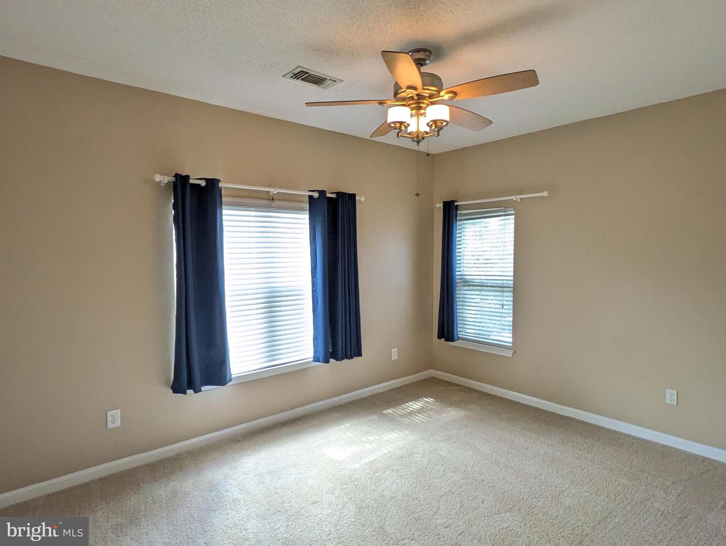 14304 ROSY LN #25, CENTREVILLE, Virginia 20121, 2 Bedrooms Bedrooms, ,2 BathroomsBathrooms,Residential,For sale,14304 ROSY LN #25,VAFX2267808 MLS # VAFX2267808