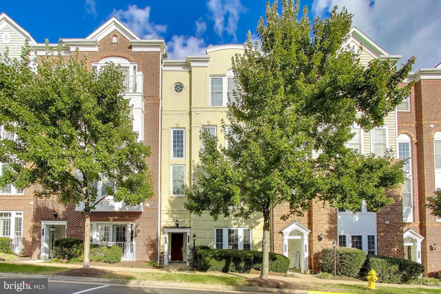 2400 BROOKMOOR LN, WOODBRIDGE, Virginia 22191, 3 Bedrooms Bedrooms, ,2 BathroomsBathrooms,Residential,For sale,2400 BROOKMOOR LN,VAPW2104342 MLS # VAPW2104342