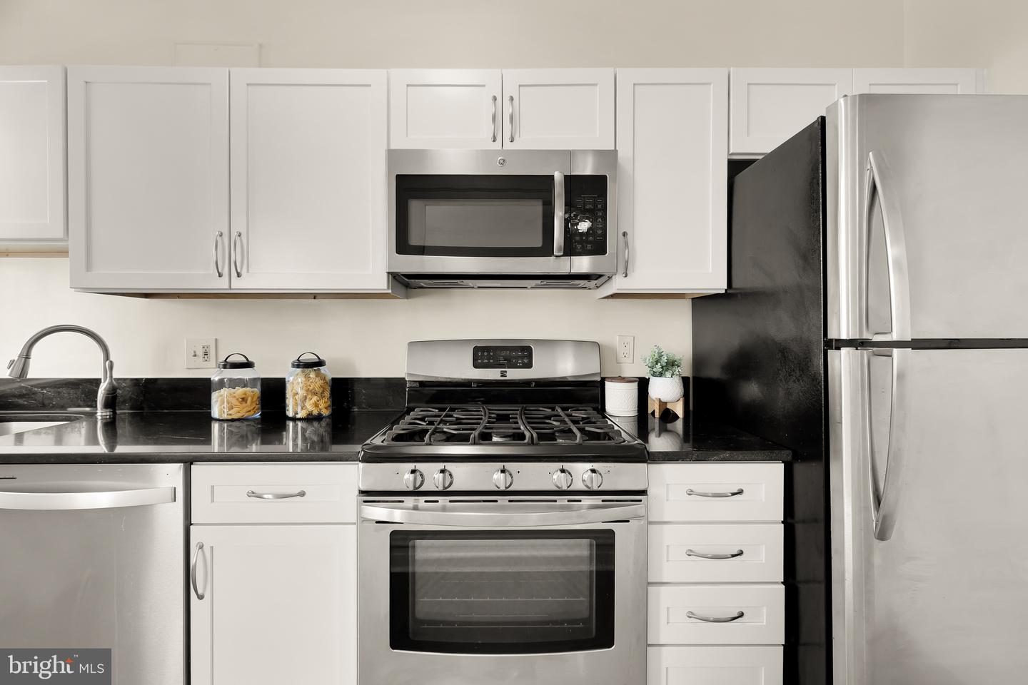 2456 20TH ST NW #403, WASHINGTON, District Of Columbia 20009, 1 Bedroom Bedrooms, ,1 BathroomBathrooms,Residential,For sale,2456 20TH ST NW #403,DCDC2223562 MLS # DCDC2223562