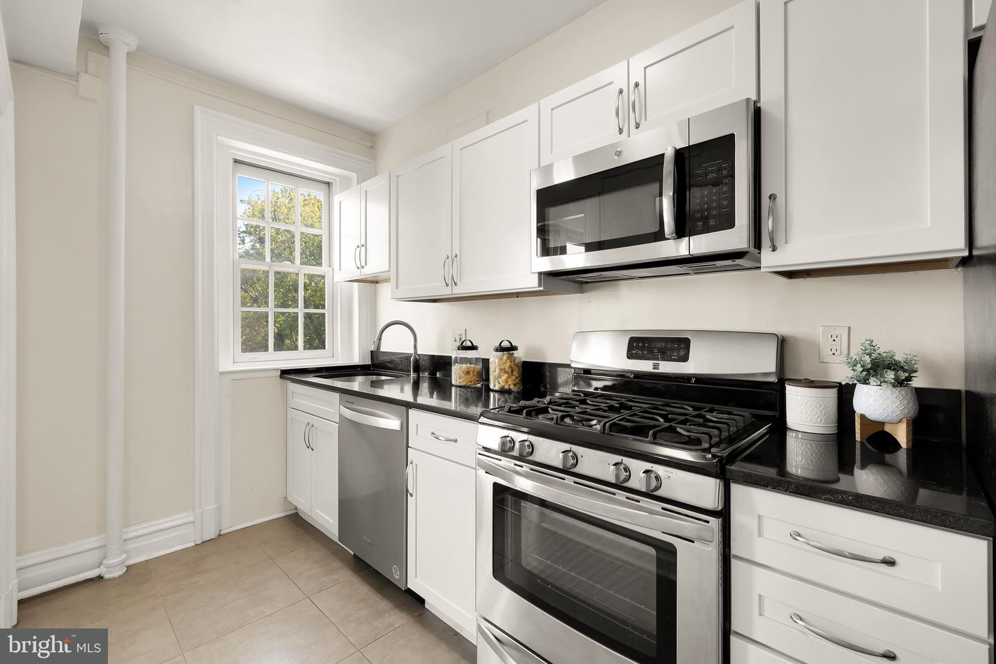 2456 20TH ST NW #403, WASHINGTON, District Of Columbia 20009, 1 Bedroom Bedrooms, ,1 BathroomBathrooms,Residential,For sale,2456 20TH ST NW #403,DCDC2223562 MLS # DCDC2223562