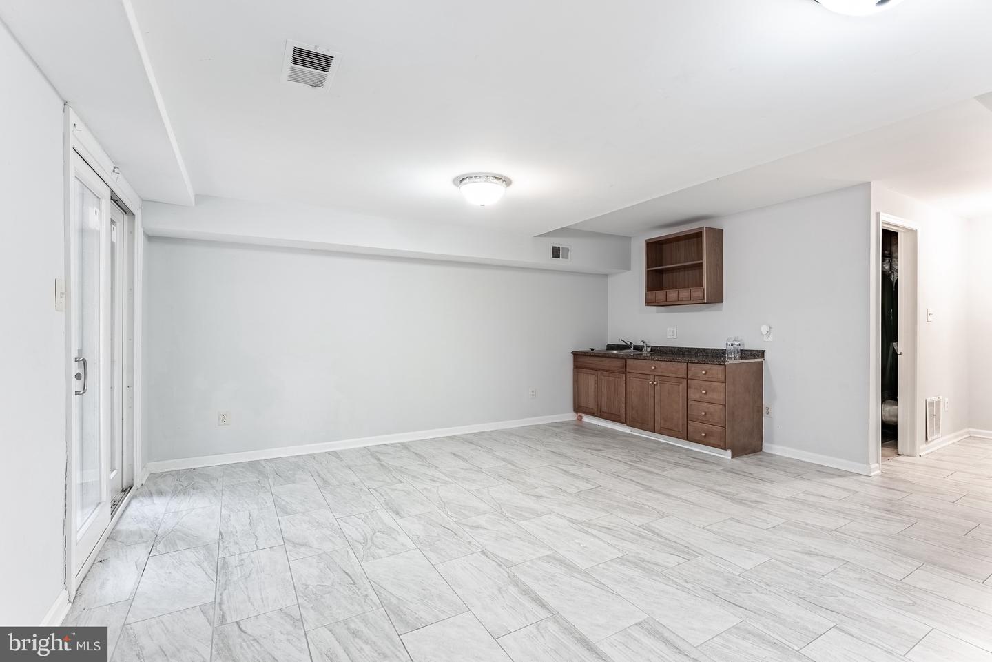 8498 LAUREL OAK DR, SPRINGFIELD, Virginia 22153, 3 Bedrooms Bedrooms, ,3 BathroomsBathrooms,Residential,For sale,8498 LAUREL OAK DR,VAFX2268608 MLS # VAFX2268608