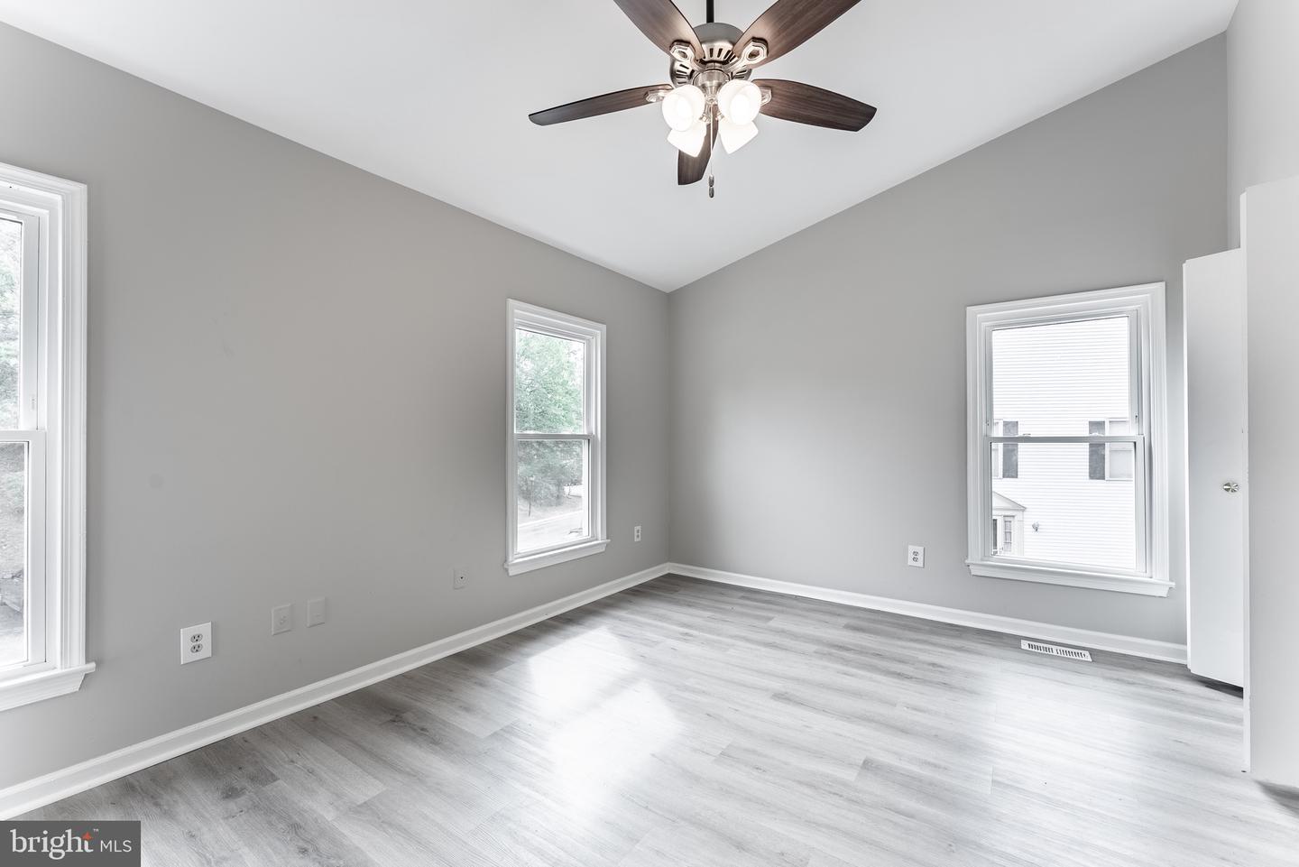 8498 LAUREL OAK DR, SPRINGFIELD, Virginia 22153, 3 Bedrooms Bedrooms, ,3 BathroomsBathrooms,Residential,For sale,8498 LAUREL OAK DR,VAFX2268608 MLS # VAFX2268608