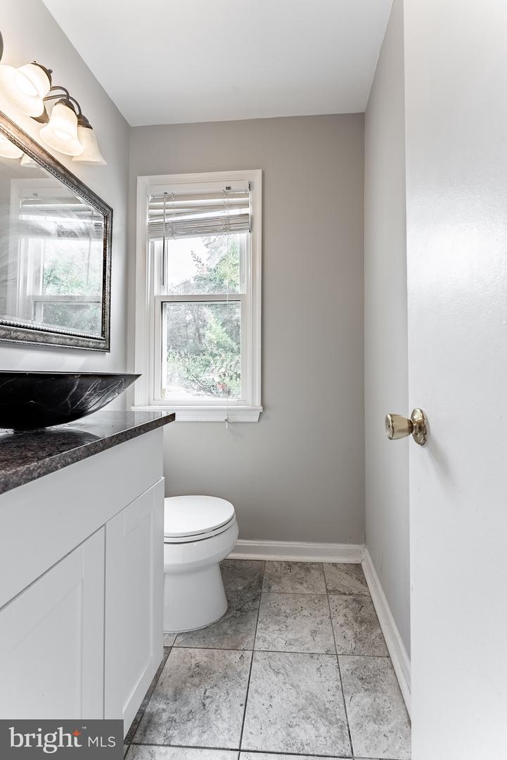 8498 LAUREL OAK DR, SPRINGFIELD, Virginia 22153, 3 Bedrooms Bedrooms, ,3 BathroomsBathrooms,Residential,For sale,8498 LAUREL OAK DR,VAFX2268608 MLS # VAFX2268608