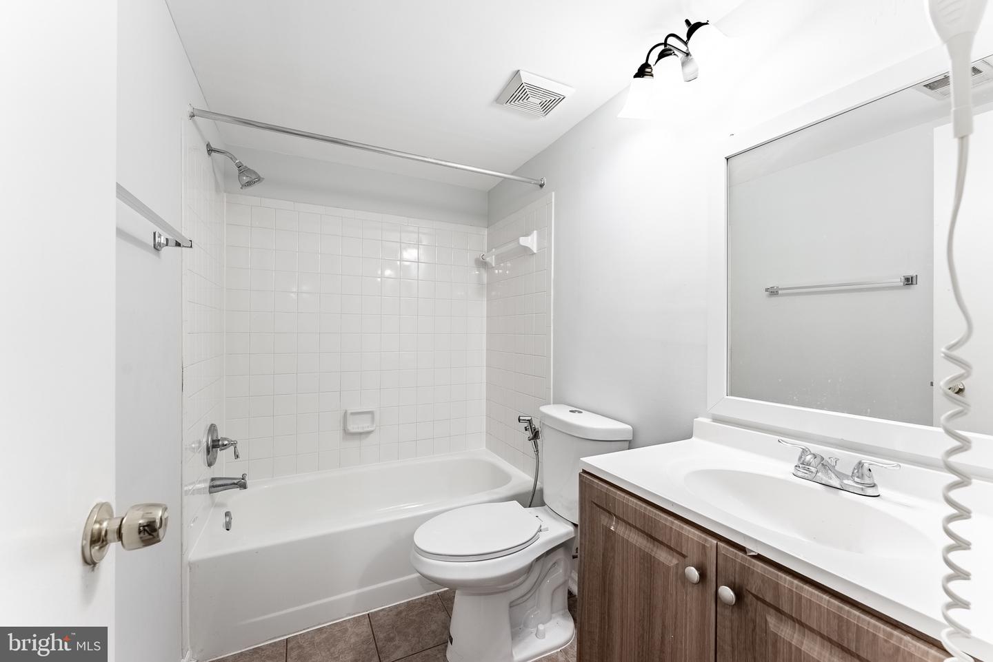8498 LAUREL OAK DR, SPRINGFIELD, Virginia 22153, 3 Bedrooms Bedrooms, ,3 BathroomsBathrooms,Residential,For sale,8498 LAUREL OAK DR,VAFX2268608 MLS # VAFX2268608