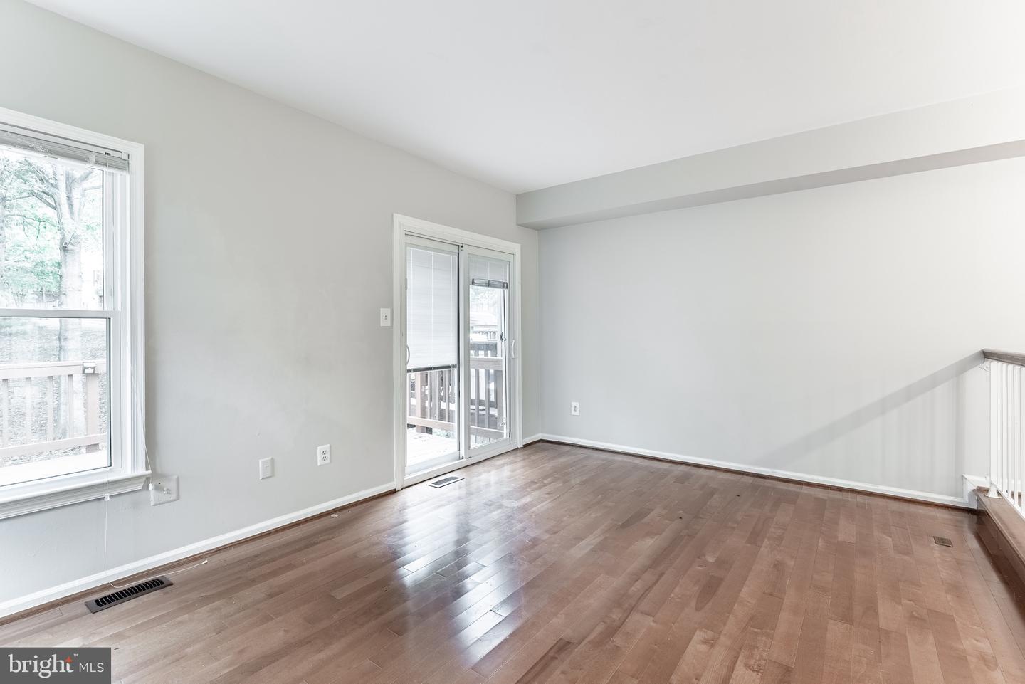 8498 LAUREL OAK DR, SPRINGFIELD, Virginia 22153, 3 Bedrooms Bedrooms, ,3 BathroomsBathrooms,Residential,For sale,8498 LAUREL OAK DR,VAFX2268608 MLS # VAFX2268608