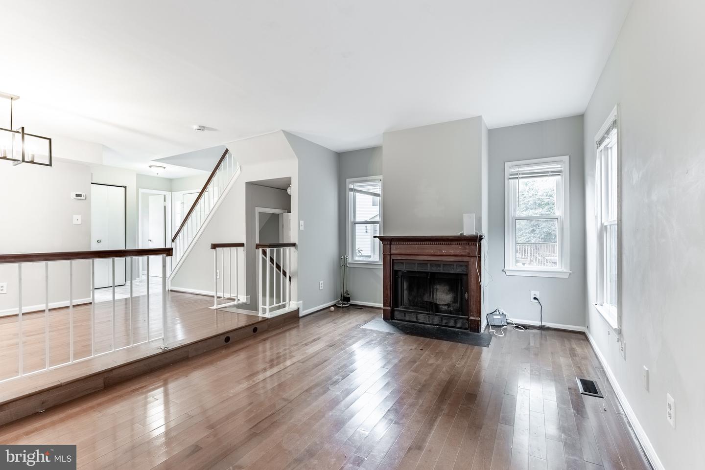 8498 LAUREL OAK DR, SPRINGFIELD, Virginia 22153, 3 Bedrooms Bedrooms, ,3 BathroomsBathrooms,Residential,For sale,8498 LAUREL OAK DR,VAFX2268608 MLS # VAFX2268608