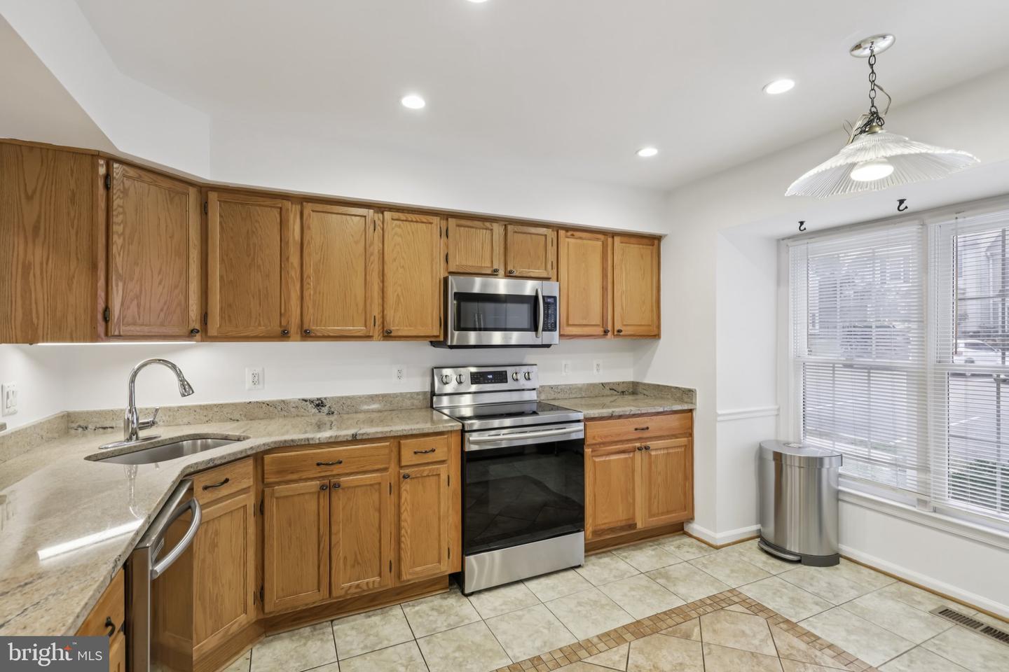 7673 NORTHERN OAKS CT, SPRINGFIELD, Virginia 22153, 3 Bedrooms Bedrooms, ,2 BathroomsBathrooms,Residential,For sale,7673 NORTHERN OAKS CT,VAFX2268656 MLS # VAFX2268656