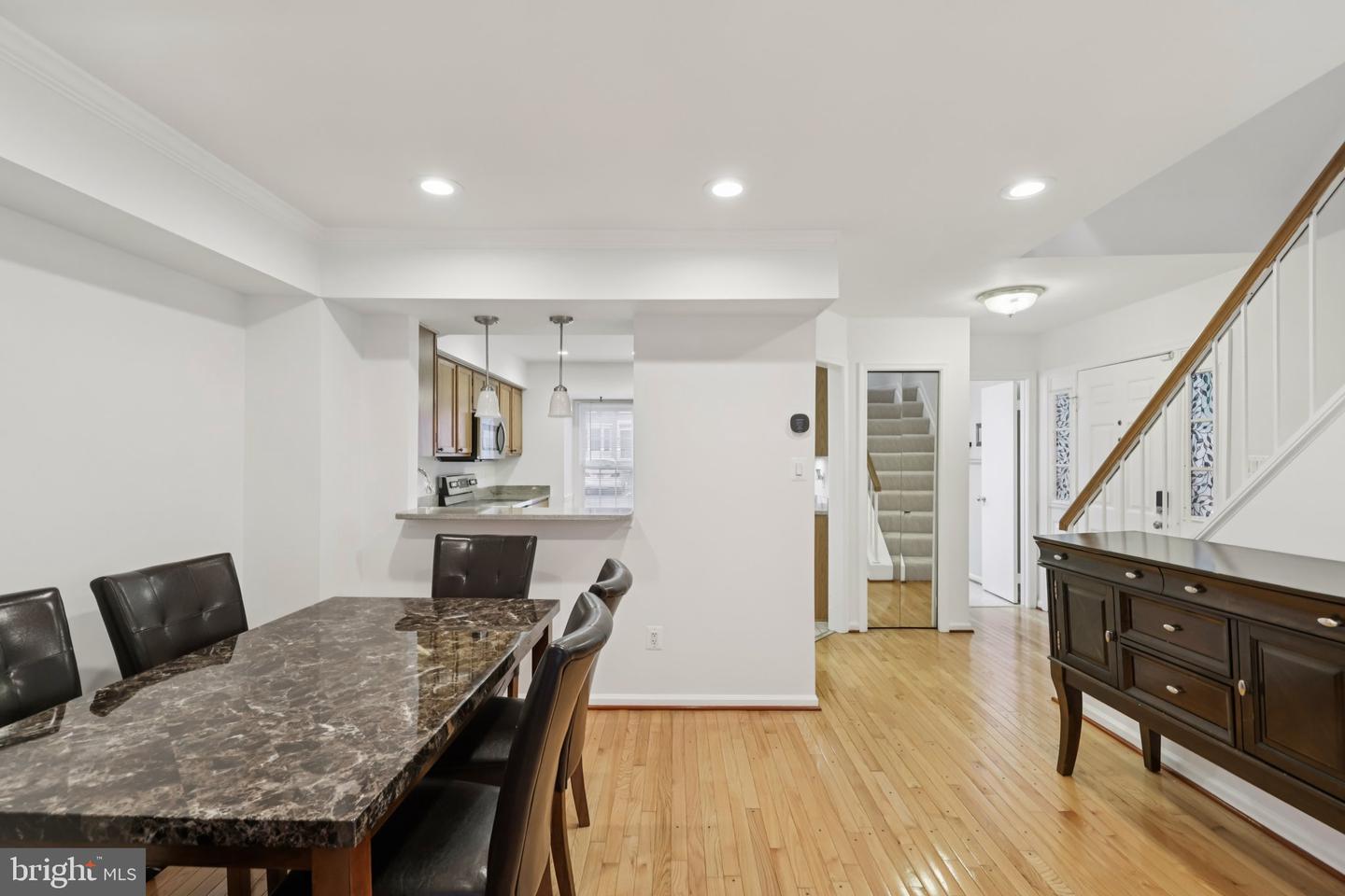 7673 NORTHERN OAKS CT, SPRINGFIELD, Virginia 22153, 3 Bedrooms Bedrooms, ,2 BathroomsBathrooms,Residential,For sale,7673 NORTHERN OAKS CT,VAFX2268656 MLS # VAFX2268656