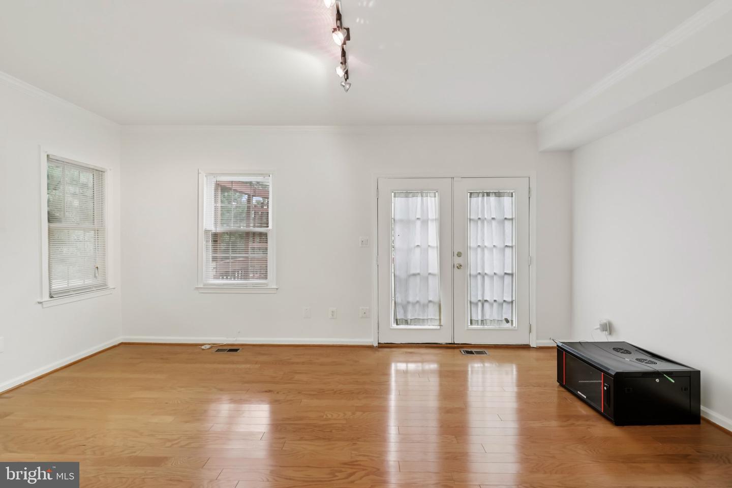 7673 NORTHERN OAKS CT, SPRINGFIELD, Virginia 22153, 3 Bedrooms Bedrooms, ,2 BathroomsBathrooms,Residential,For sale,7673 NORTHERN OAKS CT,VAFX2268656 MLS # VAFX2268656