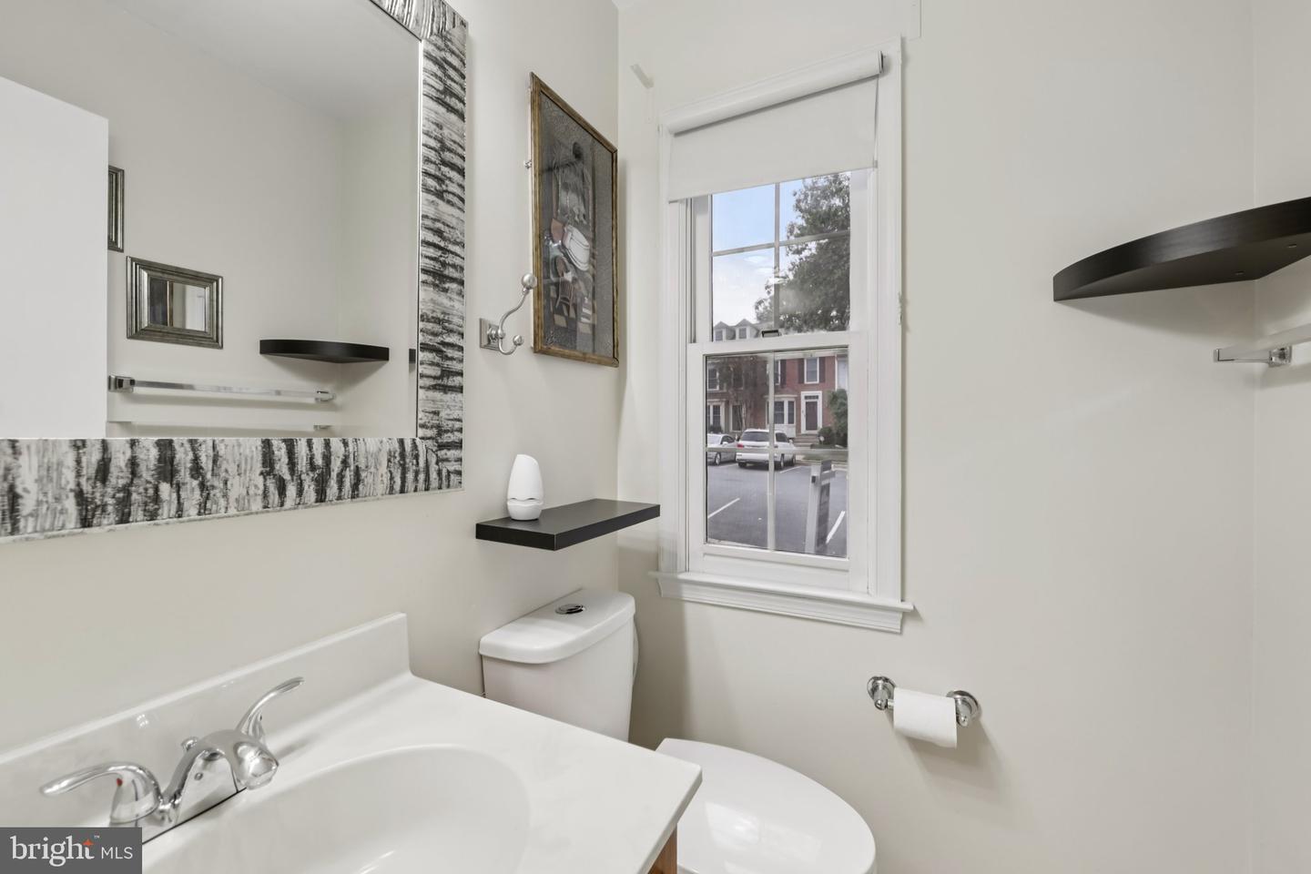 7673 NORTHERN OAKS CT, SPRINGFIELD, Virginia 22153, 3 Bedrooms Bedrooms, ,2 BathroomsBathrooms,Residential,For sale,7673 NORTHERN OAKS CT,VAFX2268656 MLS # VAFX2268656