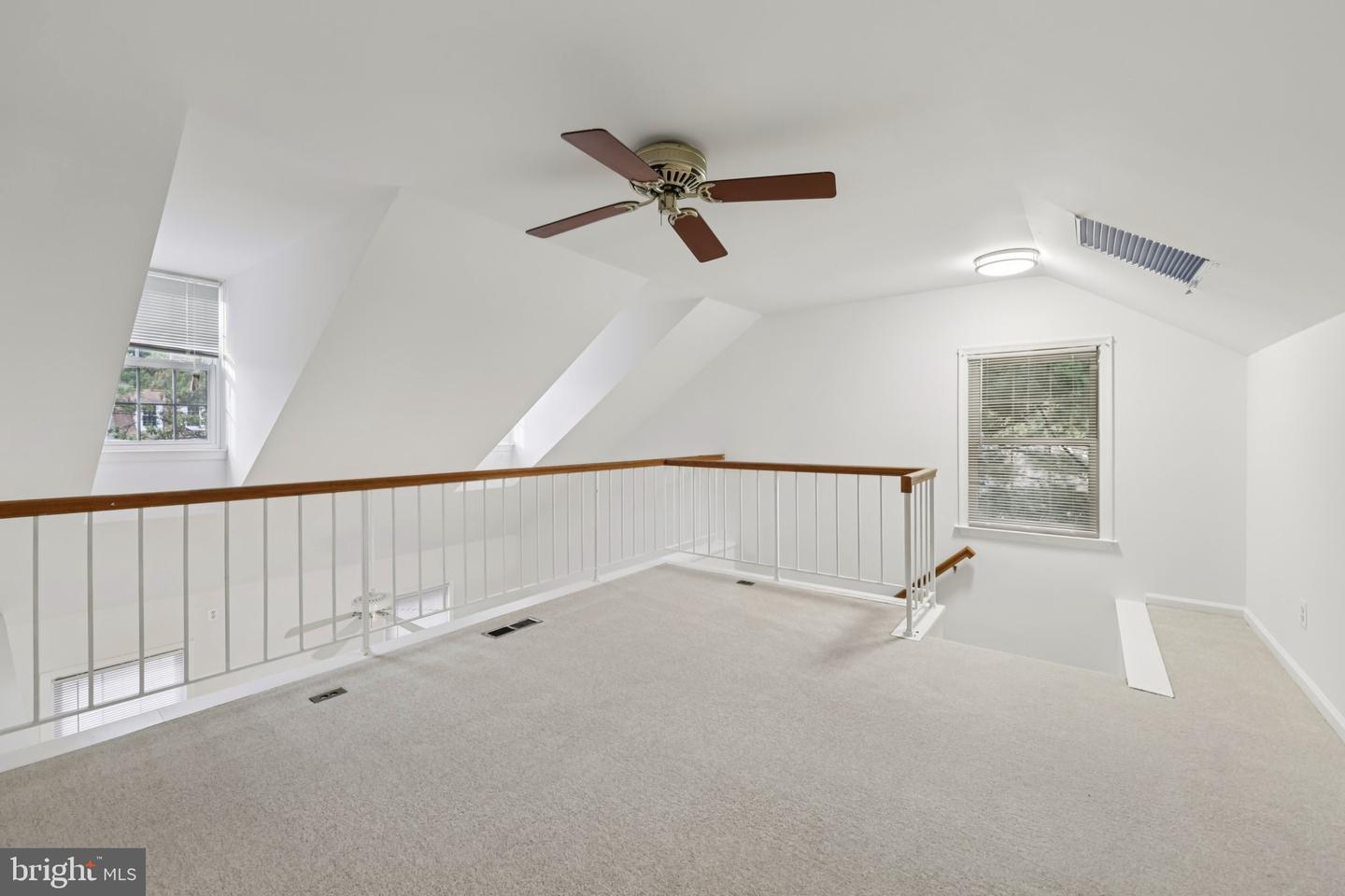 7673 NORTHERN OAKS CT, SPRINGFIELD, Virginia 22153, 3 Bedrooms Bedrooms, ,2 BathroomsBathrooms,Residential,For sale,7673 NORTHERN OAKS CT,VAFX2268656 MLS # VAFX2268656
