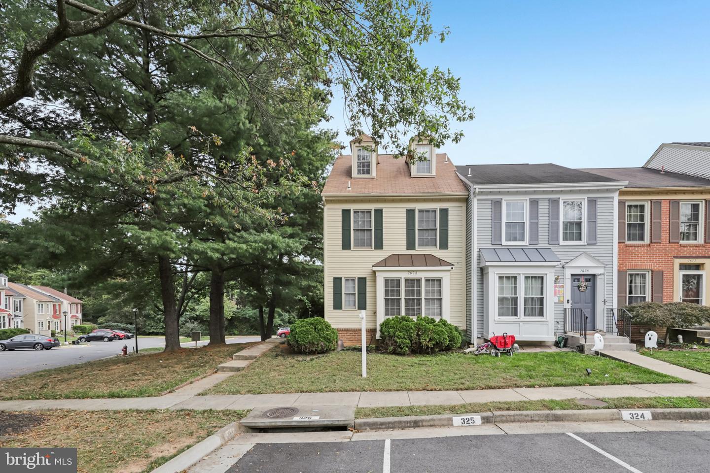 7673 NORTHERN OAKS CT, SPRINGFIELD, Virginia 22153, 3 Bedrooms Bedrooms, ,2 BathroomsBathrooms,Residential,For sale,7673 NORTHERN OAKS CT,VAFX2268656 MLS # VAFX2268656