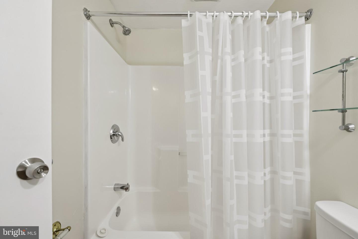 7673 NORTHERN OAKS CT, SPRINGFIELD, Virginia 22153, 3 Bedrooms Bedrooms, ,2 BathroomsBathrooms,Residential,For sale,7673 NORTHERN OAKS CT,VAFX2268656 MLS # VAFX2268656