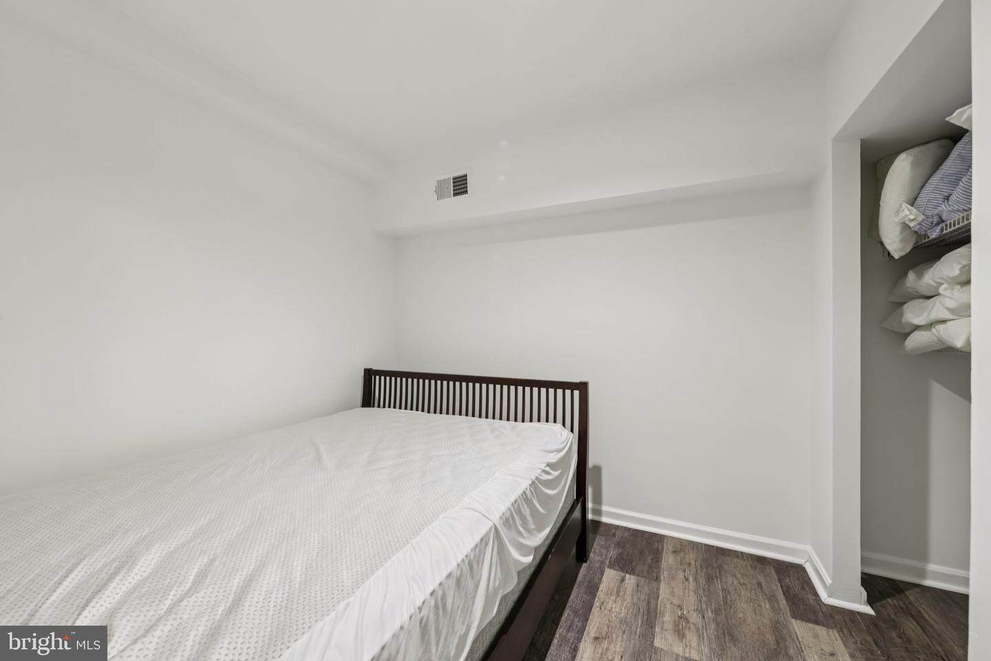 7673 NORTHERN OAKS CT, SPRINGFIELD, Virginia 22153, 3 Bedrooms Bedrooms, ,2 BathroomsBathrooms,Residential,For sale,7673 NORTHERN OAKS CT,VAFX2268656 MLS # VAFX2268656