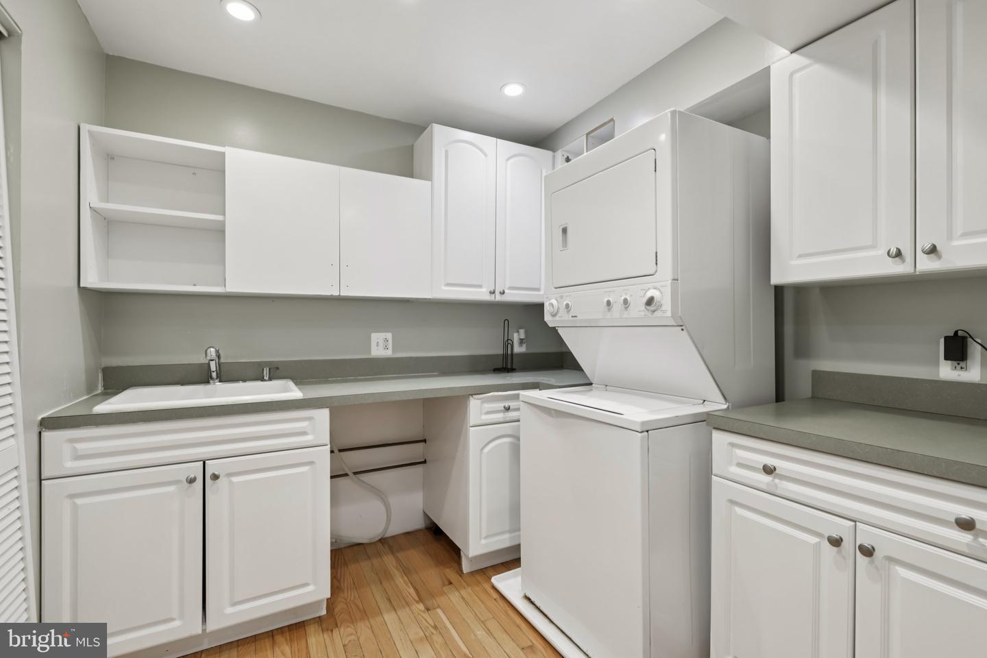 7673 NORTHERN OAKS CT, SPRINGFIELD, Virginia 22153, 3 Bedrooms Bedrooms, ,2 BathroomsBathrooms,Residential,For sale,7673 NORTHERN OAKS CT,VAFX2268656 MLS # VAFX2268656