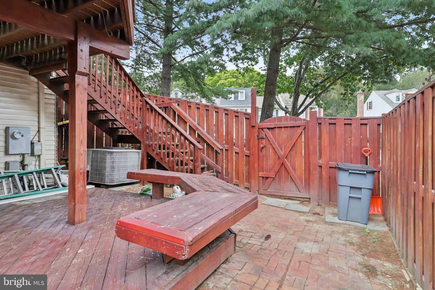 7673 NORTHERN OAKS CT, SPRINGFIELD, Virginia 22153, 3 Bedrooms Bedrooms, ,2 BathroomsBathrooms,Residential,For sale,7673 NORTHERN OAKS CT,VAFX2268656 MLS # VAFX2268656