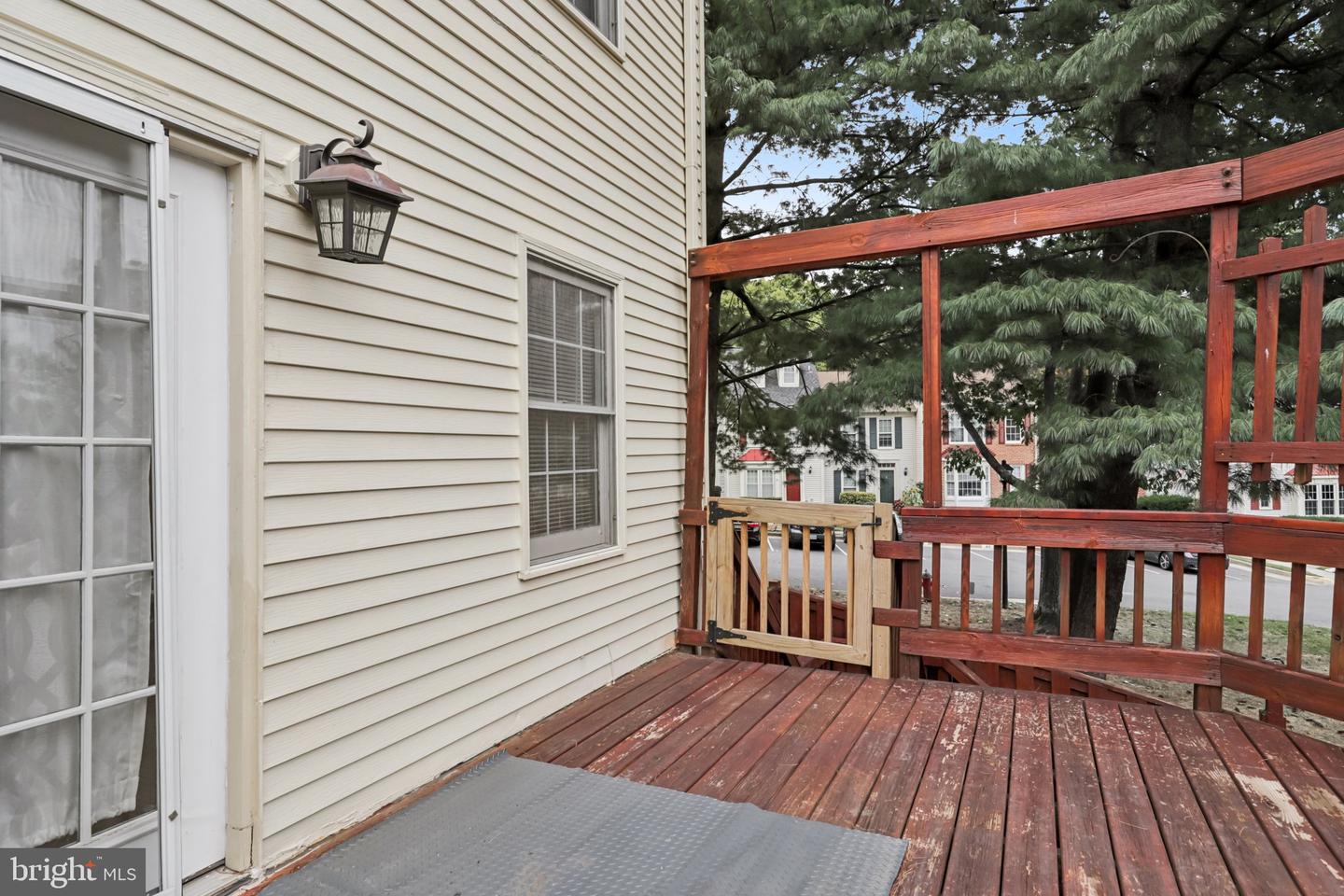 7673 NORTHERN OAKS CT, SPRINGFIELD, Virginia 22153, 3 Bedrooms Bedrooms, ,2 BathroomsBathrooms,Residential,For sale,7673 NORTHERN OAKS CT,VAFX2268656 MLS # VAFX2268656