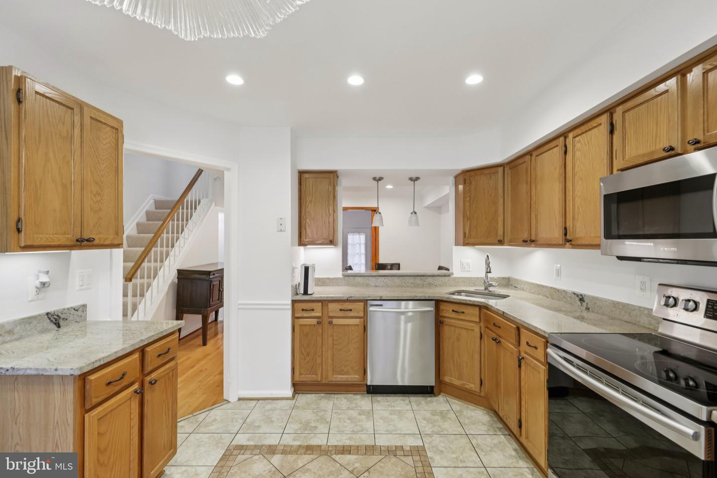 7673 NORTHERN OAKS CT, SPRINGFIELD, Virginia 22153, 3 Bedrooms Bedrooms, ,2 BathroomsBathrooms,Residential,For sale,7673 NORTHERN OAKS CT,VAFX2268656 MLS # VAFX2268656
