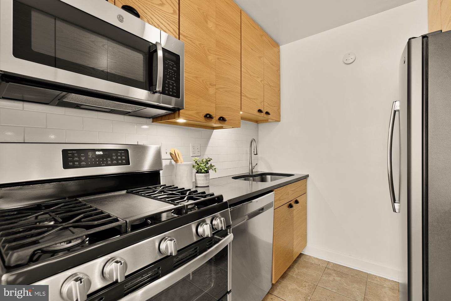 2400 41ST ST NW #502, WASHINGTON, District Of Columbia 20007, 2 Bedrooms Bedrooms, ,1 BathroomBathrooms,Residential,For sale,2400 41ST ST NW #502,DCDC2223690 MLS # DCDC2223690