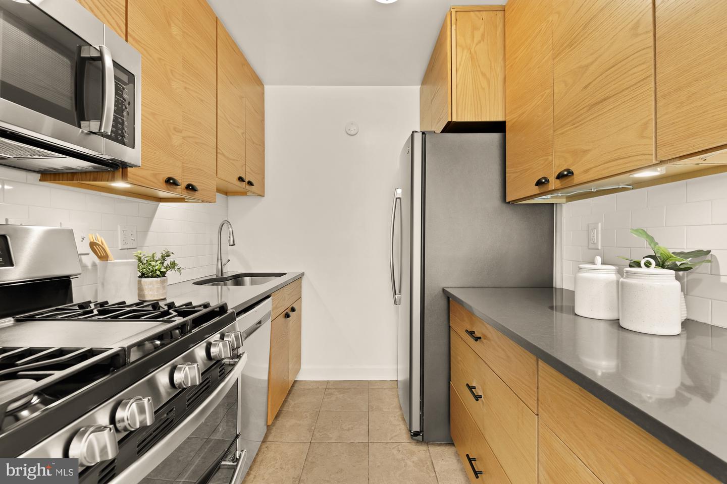 2400 41ST ST NW #502, WASHINGTON, District Of Columbia 20007, 2 Bedrooms Bedrooms, ,1 BathroomBathrooms,Residential,For sale,2400 41ST ST NW #502,DCDC2223690 MLS # DCDC2223690