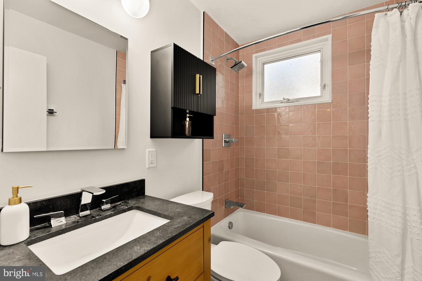 2400 41ST ST NW #502, WASHINGTON, District Of Columbia 20007, 2 Bedrooms Bedrooms, ,1 BathroomBathrooms,Residential,For sale,2400 41ST ST NW #502,DCDC2223690 MLS # DCDC2223690
