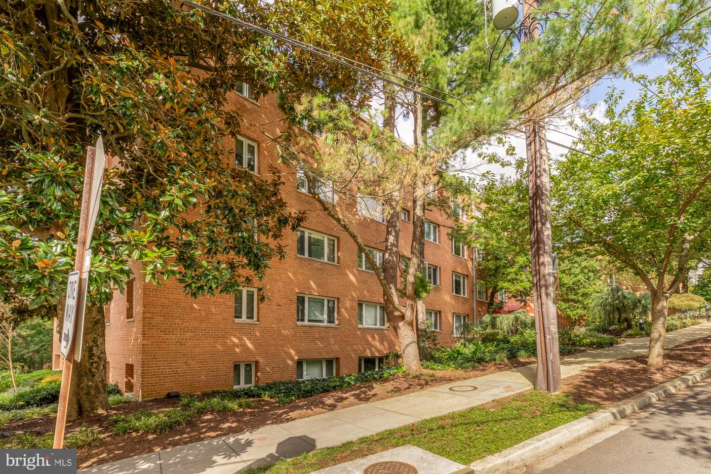 2400 41ST ST NW #502, WASHINGTON, District Of Columbia 20007, 2 Bedrooms Bedrooms, ,1 BathroomBathrooms,Residential,For sale,2400 41ST ST NW #502,DCDC2223690 MLS # DCDC2223690