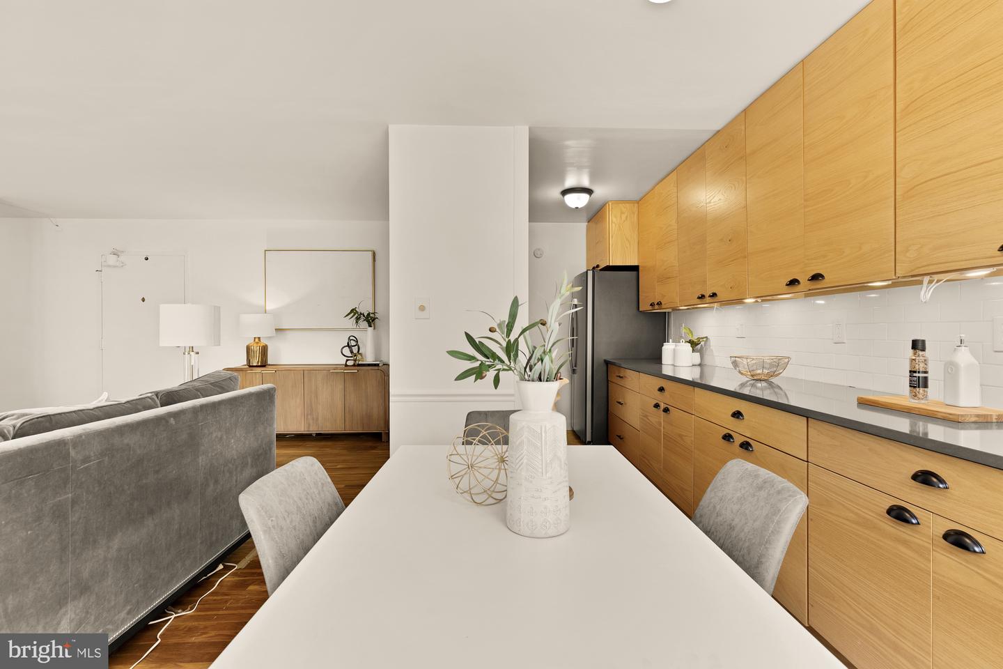 2400 41ST ST NW #502, WASHINGTON, District Of Columbia 20007, 2 Bedrooms Bedrooms, ,1 BathroomBathrooms,Residential,For sale,2400 41ST ST NW #502,DCDC2223690 MLS # DCDC2223690