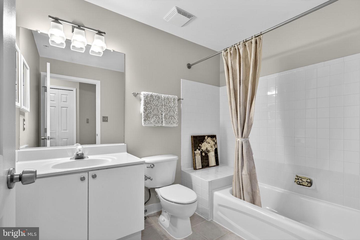 44084 NATALIE TER #301, ASHBURN, Virginia 20147, 2 Bedrooms Bedrooms, ,2 BathroomsBathrooms,Residential,For sale,44084 NATALIE TER #301,VALO2107476 MLS # VALO2107476