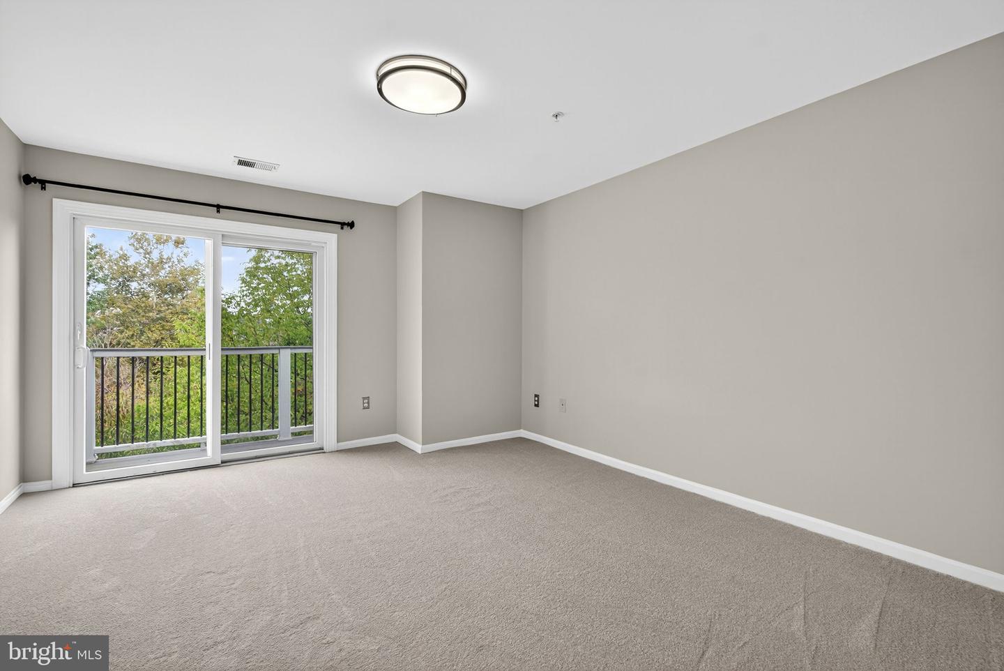 44084 NATALIE TER #301, ASHBURN, Virginia 20147, 2 Bedrooms Bedrooms, ,2 BathroomsBathrooms,Residential,For sale,44084 NATALIE TER #301,VALO2107476 MLS # VALO2107476