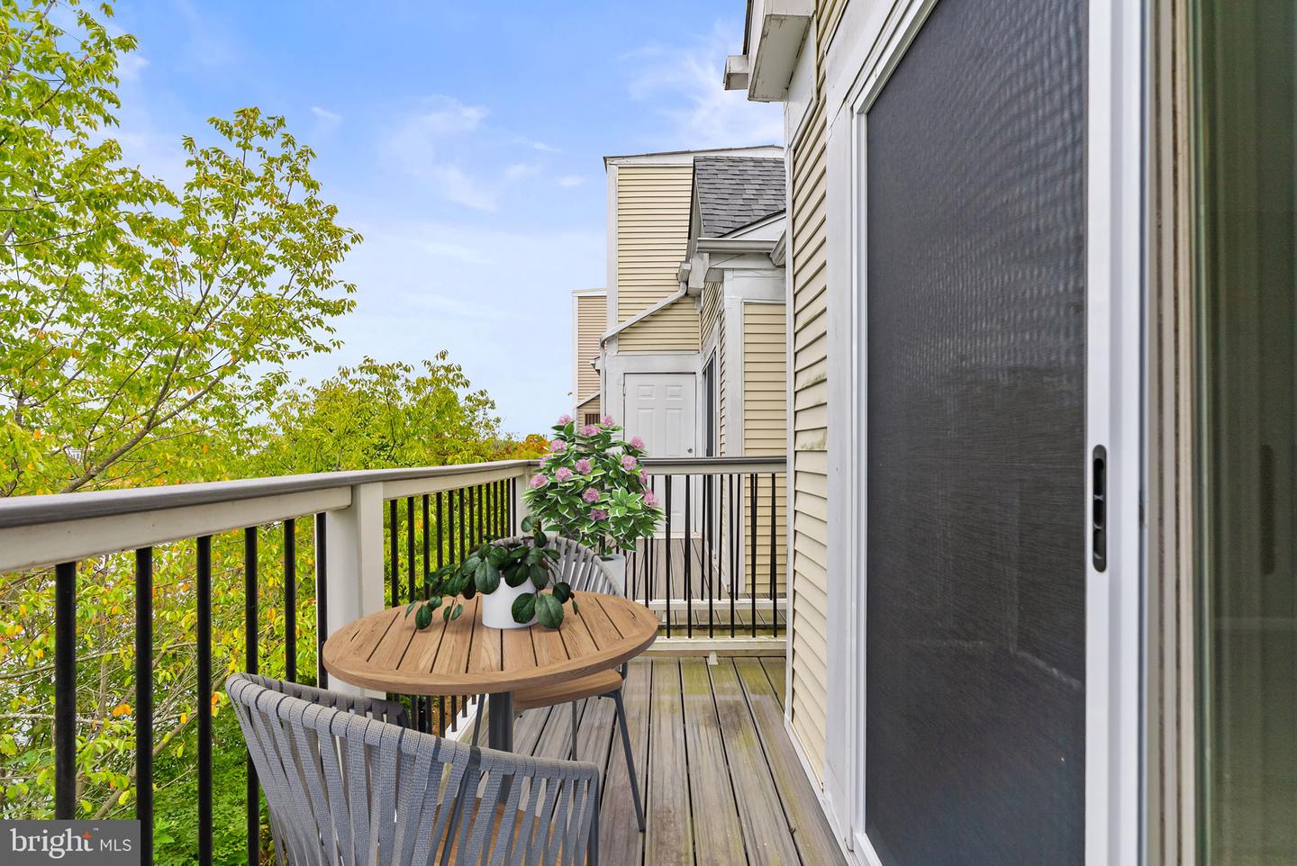 44084 NATALIE TER #301, ASHBURN, Virginia 20147, 2 Bedrooms Bedrooms, ,2 BathroomsBathrooms,Residential,For sale,44084 NATALIE TER #301,VALO2107476 MLS # VALO2107476