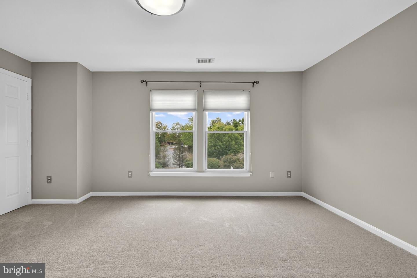 44084 NATALIE TER #301, ASHBURN, Virginia 20147, 2 Bedrooms Bedrooms, ,2 BathroomsBathrooms,Residential,For sale,44084 NATALIE TER #301,VALO2107476 MLS # VALO2107476