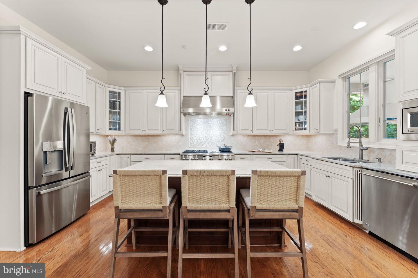 9603 THISTLE RIDGE LN, VIENNA, Virginia 22182, 5 Bedrooms Bedrooms, ,4 BathroomsBathrooms,Residential,For sale,9603 THISTLE RIDGE LN,VAFX2269004 MLS # VAFX2269004